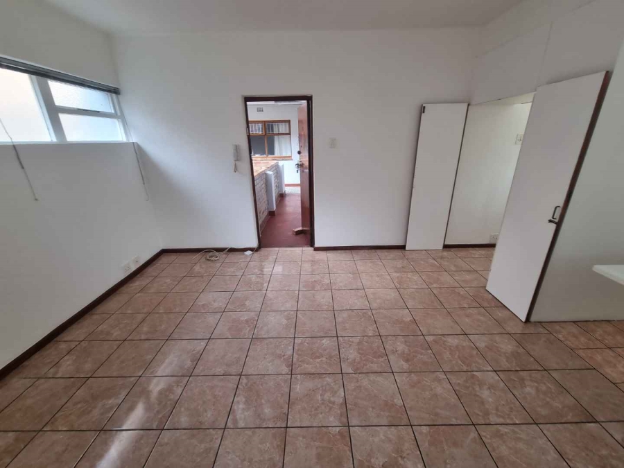 To Let 0 Bedroom Property for Rent in Sea Point Western Cape